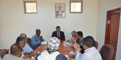 اجتماع موسع في عدن برئاسة باصهيب يناقش تعزيز جهود إغاثة النازحين