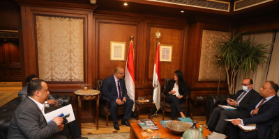  وزير التخطيط يبحث مع وزيرة التعاون الدولي المصرية أوجه التعاون بين البلدين الشقيقين