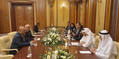  وزير التخطيط يبحث مع رئيس البنك الإسلامي مشاريع التنمية والإعمار في اليمن