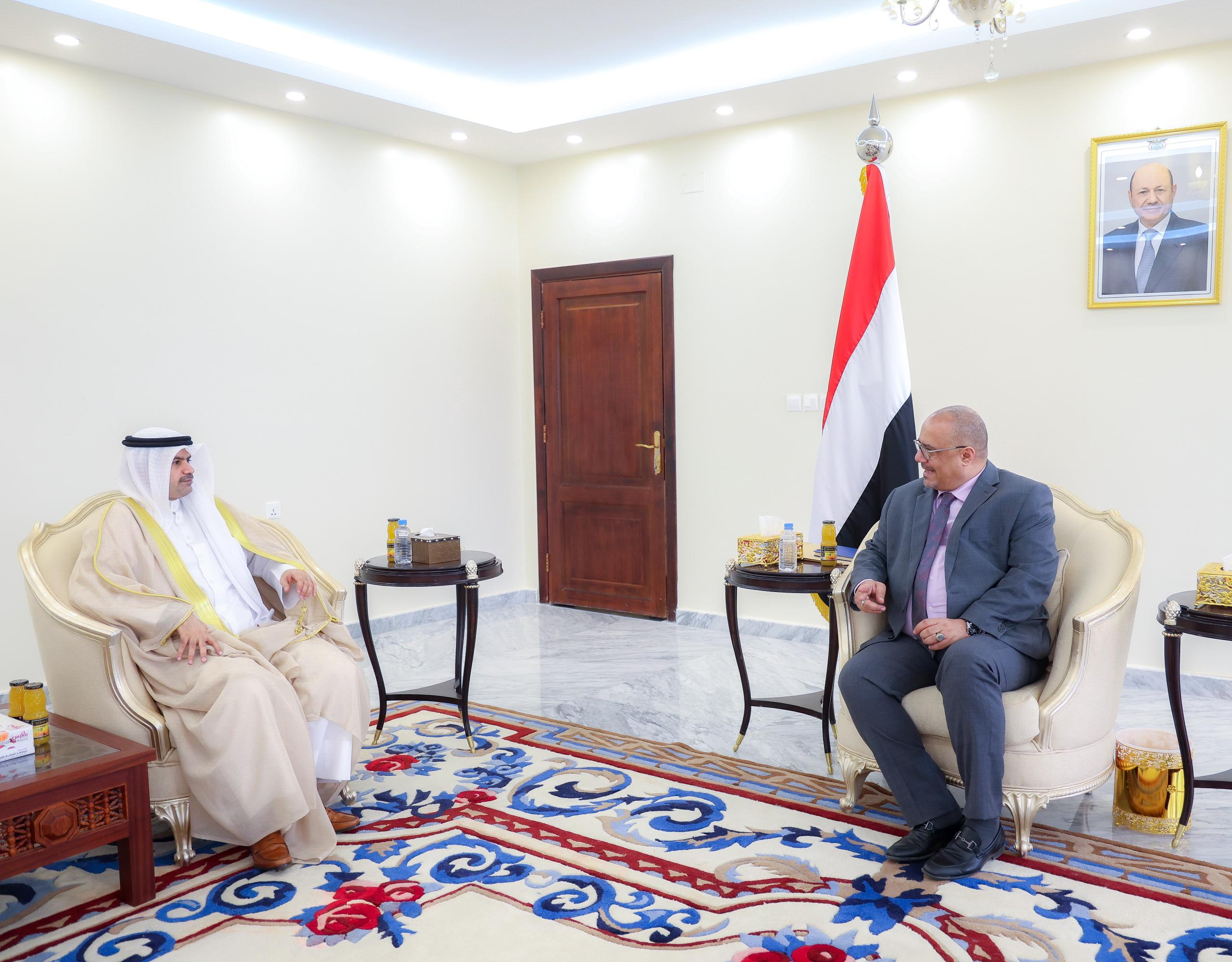  وزير التخطيط يلتقي السفير الكويتي لدى اليمن
