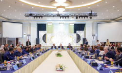  رئيس الوزراء يفتتح في عدن اجتماعات الطاولة المستديرة رفيعة المستوى بين الحكومة والأمم المتحدة