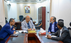 وزير التخطيط يلتقي الممثل المقيم للشؤون الانسانية في اليمن