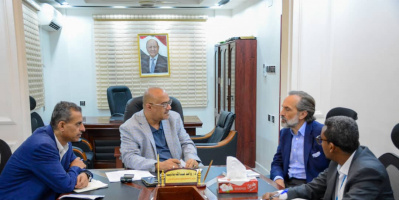  وزير التخطيط يلتقي الممثل المقيم للشؤون الانسانية في اليمن