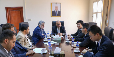 وزير التخطيط يبحث مع القائم بأعمال السفارة الصينية تعزيز التعاون والشراكة التنموية