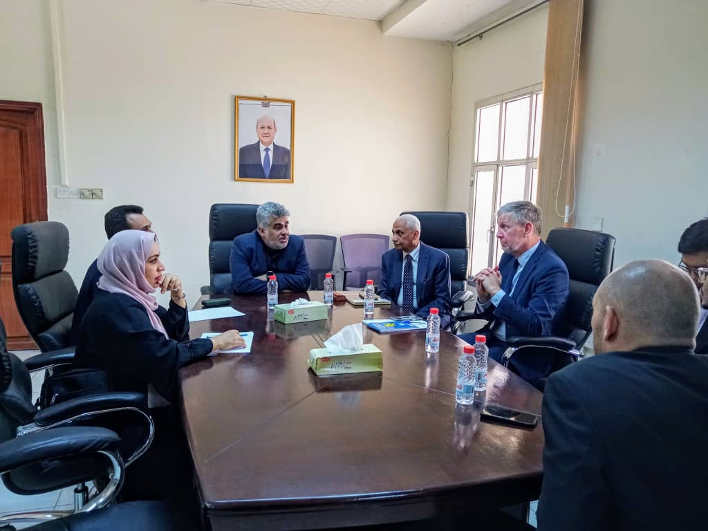 باصهيب يبحث مع وفد مسؤولي قطاع المياه بالبنك الدولي تغطية الاحتياجات الاساسية لقطاع المياه